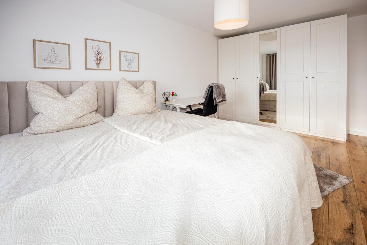 Moderne 2-Zimmer-Wohnung Mit Atemberaubender Skyline Aussicht Auf Frankfurt! Steinbach im Taunus Exteriér fotografie